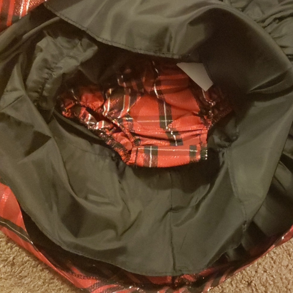 Clothes - Picture 2 of 3